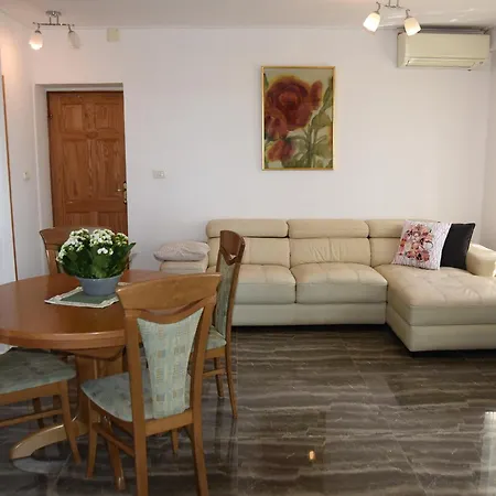 Sofia Tatil Evi *