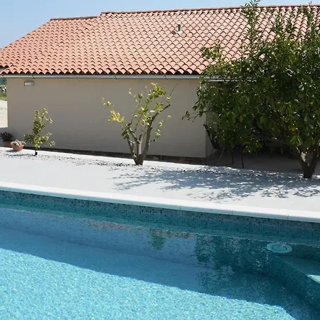 Sofia Tatil Evi *